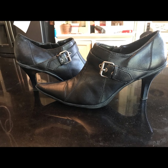 Reaction Kenneth Cole black size 8 booties - Picture 1 of 9